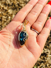 Load image into Gallery viewer, Gold Labradorite Necklace
